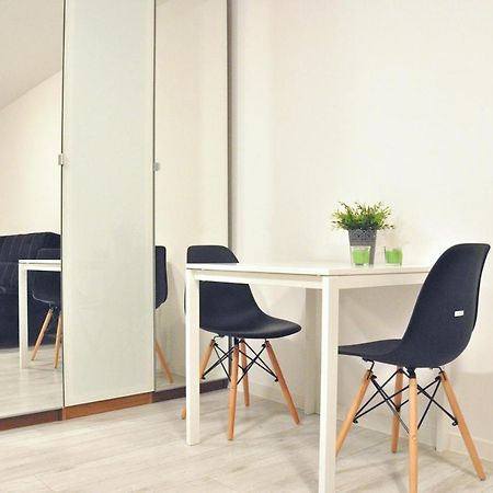 Nice And Comfy Studio Close To Old Town And Metro. Warschau Buitenkant foto