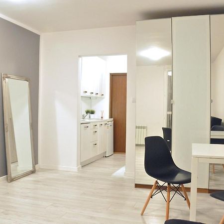 Nice And Comfy Studio Close To Old Town And Metro. Warschau Buitenkant foto