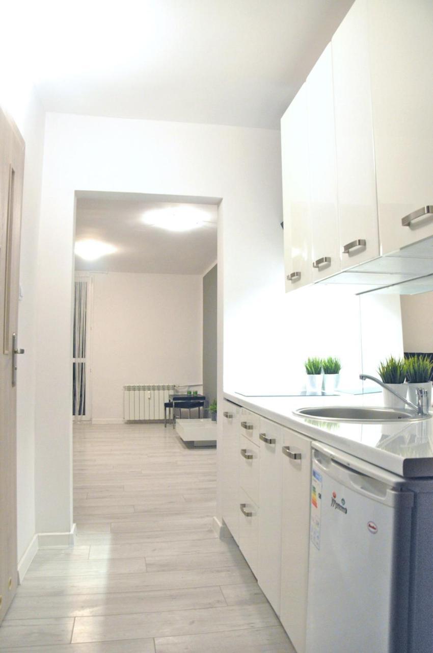 Nice And Comfy Studio Close To Old Town And Metro. Warschau Buitenkant foto