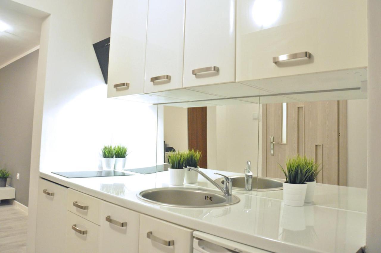 Nice And Comfy Studio Close To Old Town And Metro. Warschau Buitenkant foto
