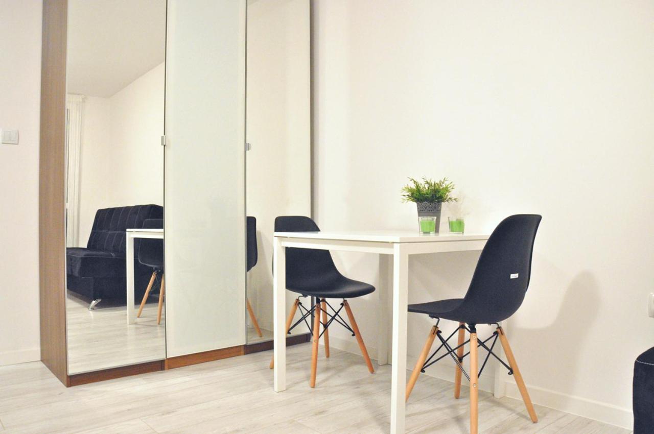Nice And Comfy Studio Close To Old Town And Metro. Warschau Buitenkant foto