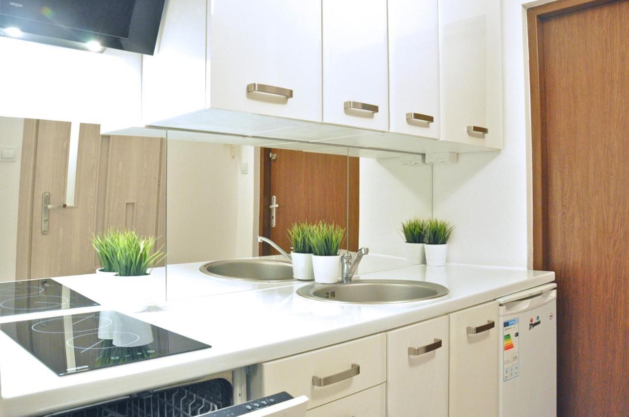 Nice And Comfy Studio Close To Old Town And Metro. Warschau Buitenkant foto