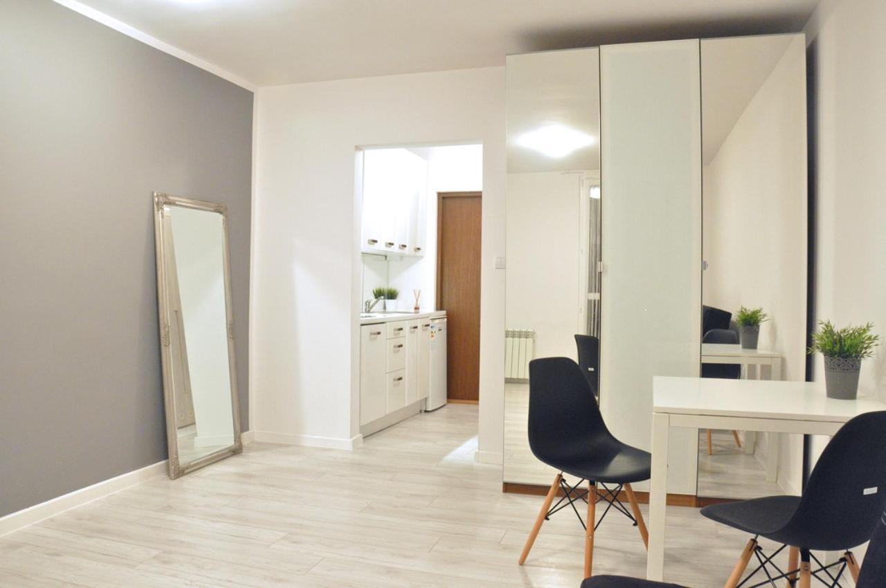 Nice And Comfy Studio Close To Old Town And Metro. Warschau Buitenkant foto